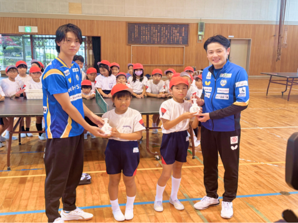 小学校へのハンドソープ贈呈